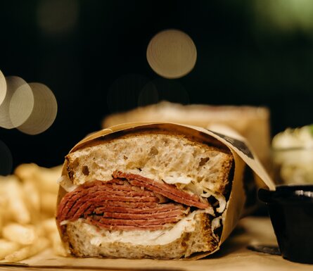 <br />
<b>Notice</b>:  Trying to get property 'name' of non-object in <b>/storage/cache/templates/_view_template_content_layouts_layout_4.tpl.php</b> on line <b>21</b><br />
