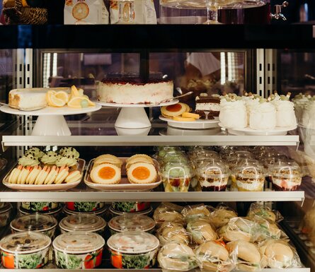 <br />
<b>Notice</b>:  Trying to get property 'name' of non-object in <b>/storage/cache/templates/_view_template_content_layouts_layout_4.tpl.php</b> on line <b>21</b><br />
