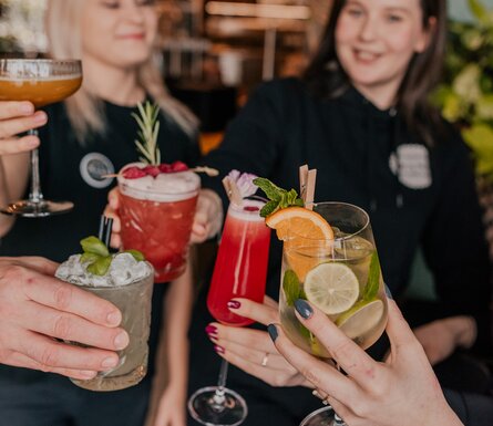 <br />
<b>Notice</b>:  Trying to get property 'name' of non-object in <b>/storage/cache/templates/_view_template_content_layouts_layout_4.tpl.php</b> on line <b>21</b><br />
