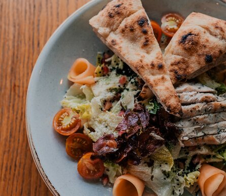 <br />
<b>Notice</b>:  Trying to get property 'name' of non-object in <b>/storage/cache/templates/_view_template_content_layouts_layout_4.tpl.php</b> on line <b>21</b><br />
